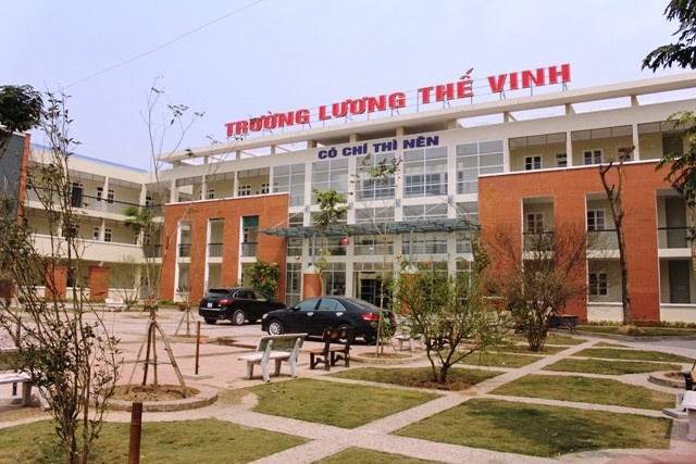 Hoc sinh lam kho PGS Van Nhu Cuong vi... qua gioi hinh anh