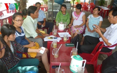 Tam dung chu truong cat hop dong 42 giao vien o Binh Thuan hinh anh