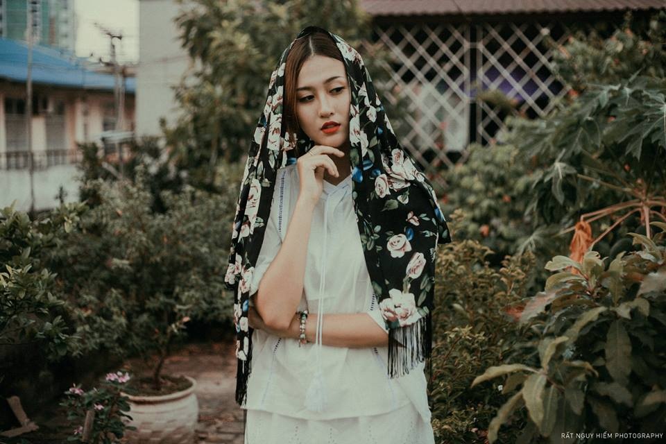 Hà Lade - hotgirl nổi tiếng của trường Văn Hóa qua góc ảnh của Nam