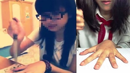 Không ít các học sinh cũng tham gia trò chơi nguy hiểm này.