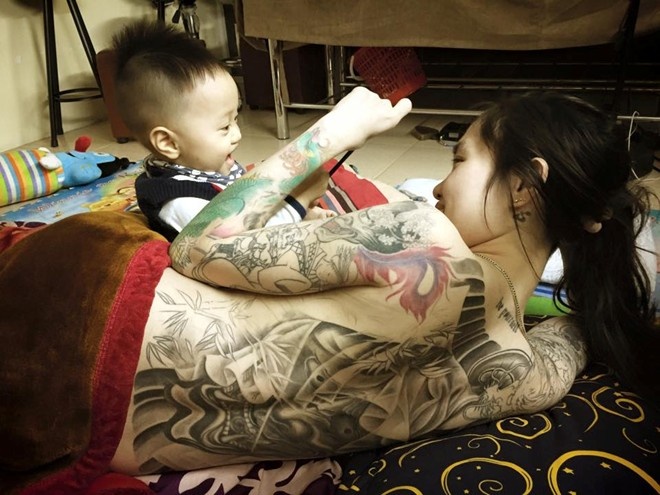 Co gai hoc nghe xam lay chong lam 'chuot bach' hinh anh