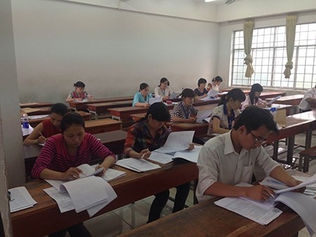 Cac truong dai hoc bat dau tang toc cham bai thi hinh anh
