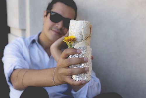 David rất yêu thích món bánh bột ngô burrito – món ăn truyền thống của Mexico. Anh đã bắt gặp 