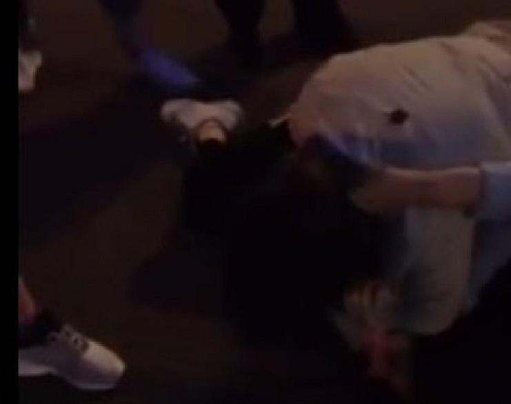 Nu sinh hau toa sau khi clip danh ban bi tung len Facebook hinh anh