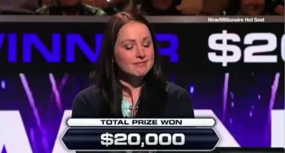 Co giao thi 'Ai la trieu phu' mua 200 doi giay tang hoc sinh hinh anh