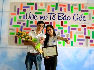 'Nu hoang hoc bong' va chiec dien thoai man hinh den trang hinh anh