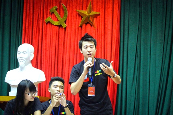 'Hay bat dau cuoc doi bang cach hoc dat cau hoi' hinh anh