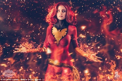 Trong 2 năm qua, Kristen đã cosplay thành khoảng 20 nhân vật khác nhau. Cô được làm việc với những nhiếp ảnh gia rất nổi tiếng nhờ khả năng hóa trang và trình diễn xuất thần của mình.