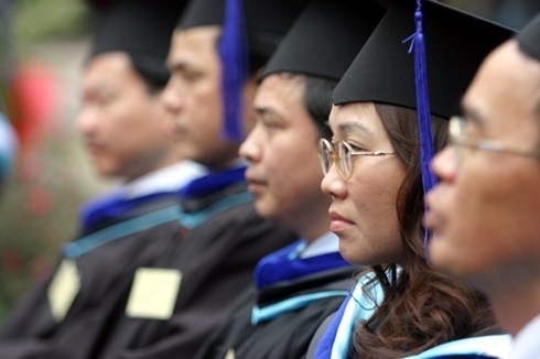 Thac si, cu nhan that nghiep: Vi dong tien chi phoi? hinh anh
