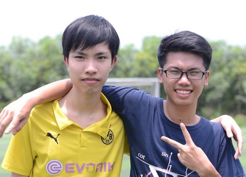Thu khoa khoi A1 se nop ho so vao Dai hoc Ngoai thuong hinh anh