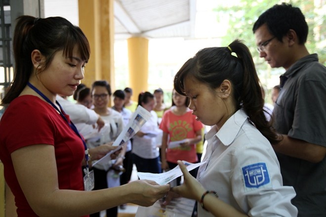 Nhieu thi sinh truot khoi nguong diem an toan hinh anh