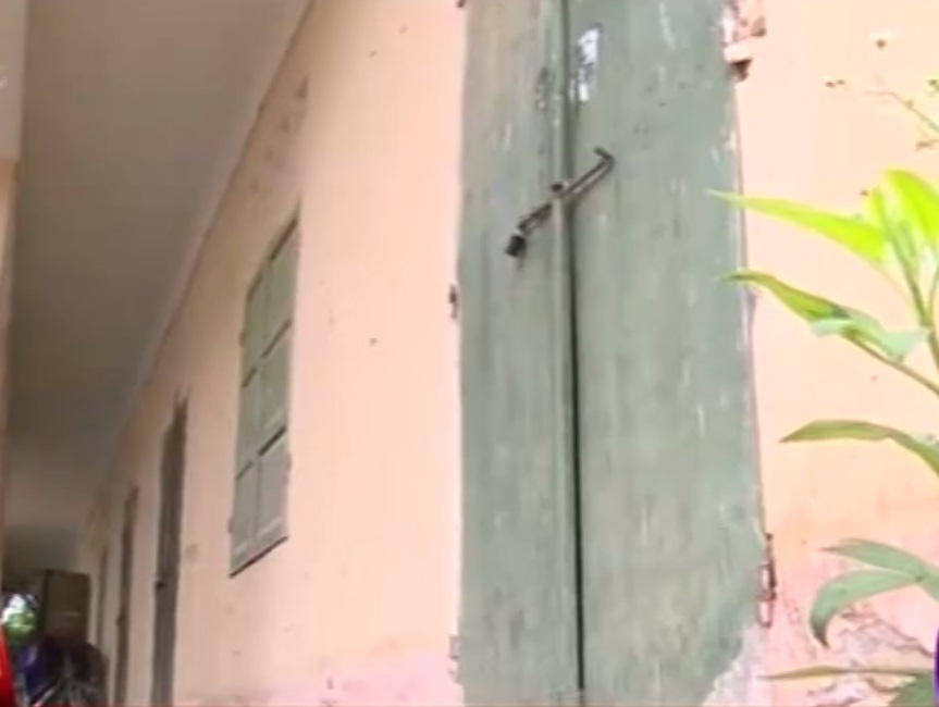 Tre co HIV phai hoc lop toi tan hinh anh