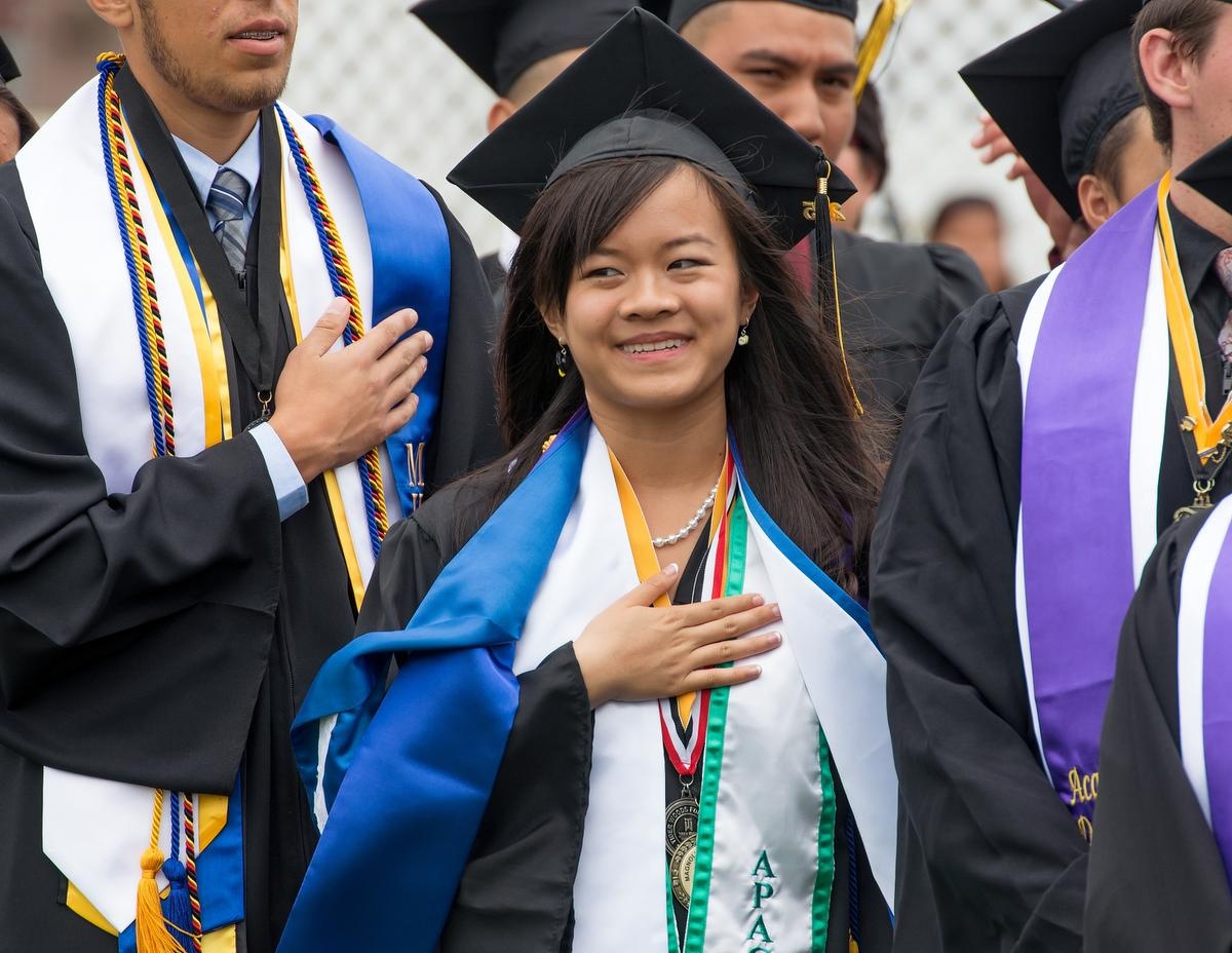 Nu sinh goc Viet vao Dai hoc Harvard hinh anh