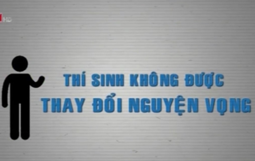 Thi sinh nop tran lan ho so xet tuyen NV2 de thiet thoi hinh anh