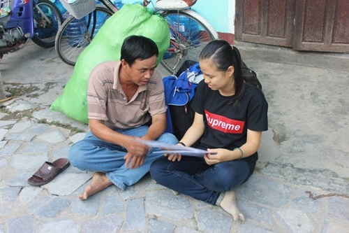 Cha con thí sinh Nguyễn Thị Xuân Lài chuẩn bị lên đường về quê để chờ quyết định của Bộ GD & ĐT.