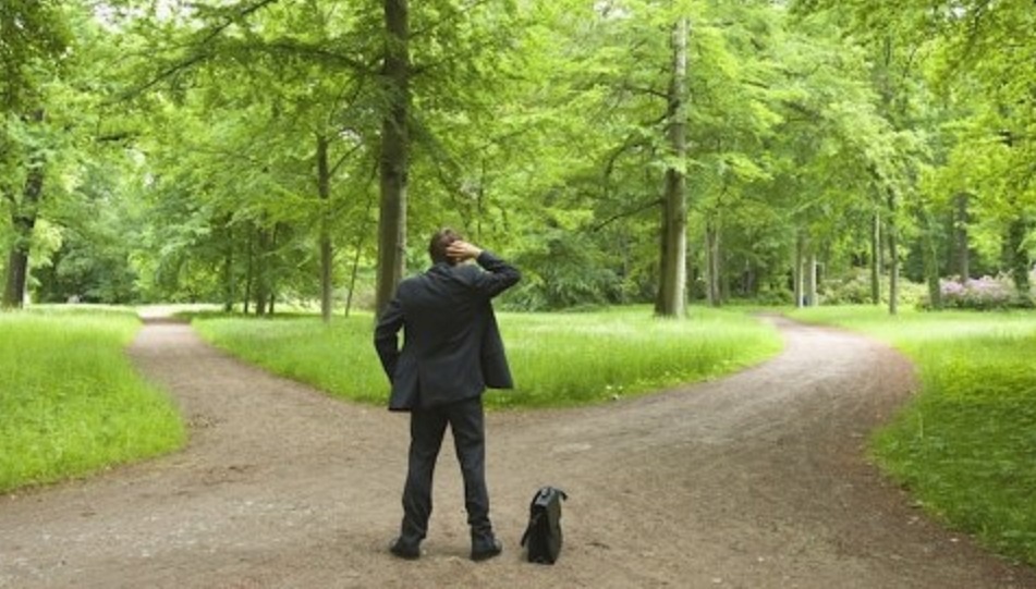 Bai toan thu tai tim duong cung nha logic hoc hinh anh