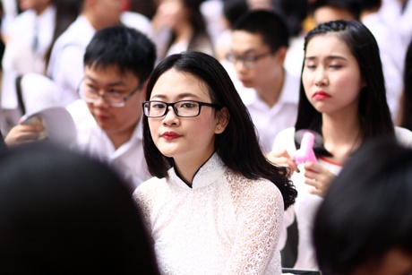 Truong cam son moi vi so do gia: Nu sinh noi gi? hinh anh