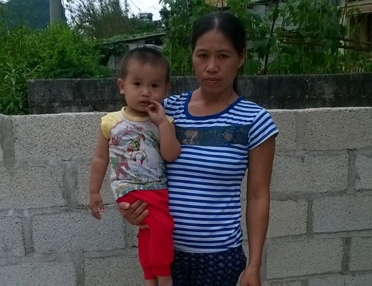Nguoi nhan la me be mam non trong clip an rac len tieng hinh anh