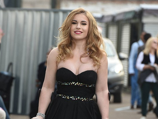 Nghi luc song cua vu cong mot chan khien dan mang cam dong hinh anh