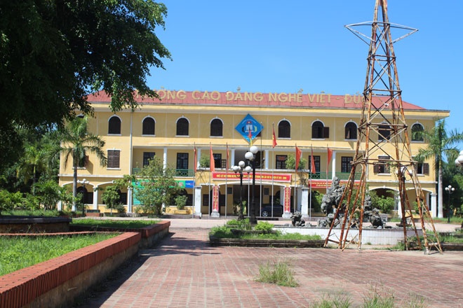 Trường CĐ nghề Việt Đức Hà Tĩnh.