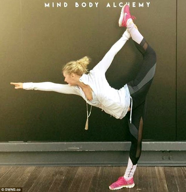 9X quay lung voi 40.000 bang Anh de tro thanh giao vien Yoga hinh anh