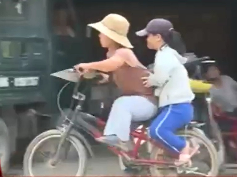 Chuyen tinh cua cap doi ban ve so cao 1 m hinh anh