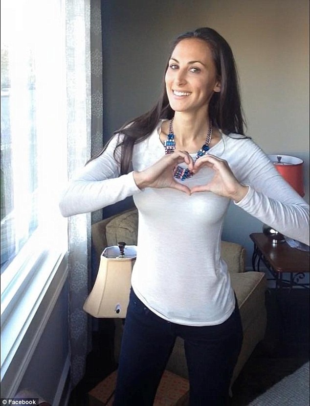 Julie thật sự biết ơn cậu bé dũng cảm đã lên tiếng bảo vệ mình