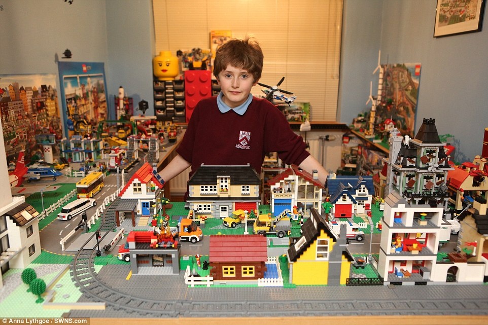 Cau be 11 tuoi so huu thanh pho trong mo hinh anh