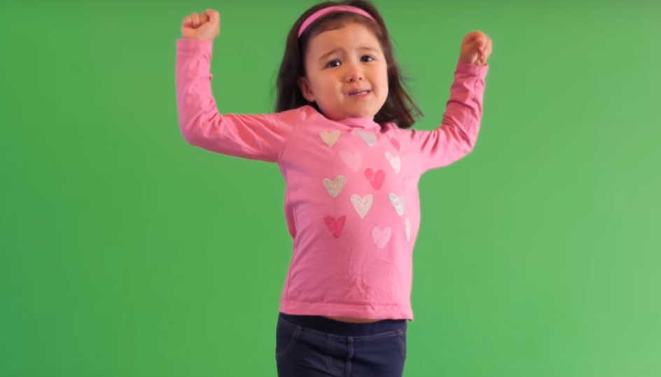 Co be 3 tuoi truyen cam hung manh me hon Shia LaBeouf hinh anh