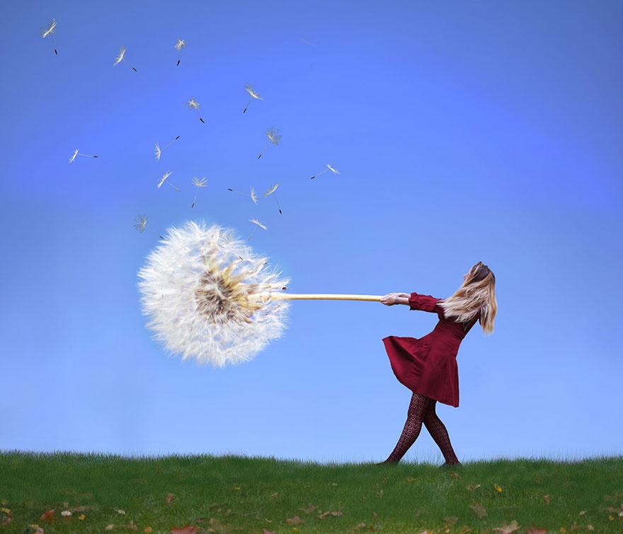 Với phong cách siêu thực ấn tượng, vẻ đẹp thiên nhiên trong mối liên hệ với con người hiện lên một cách giản dị.