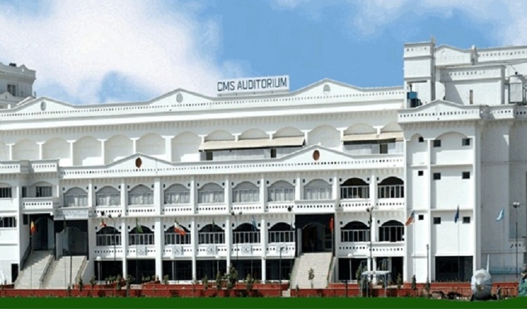 Kham pha ngoi truong lon nhat the gioi hinh anh