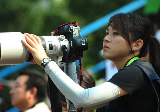 Hoc vien Bao chi tuyen sinh bang phong van truc tiep hinh anh