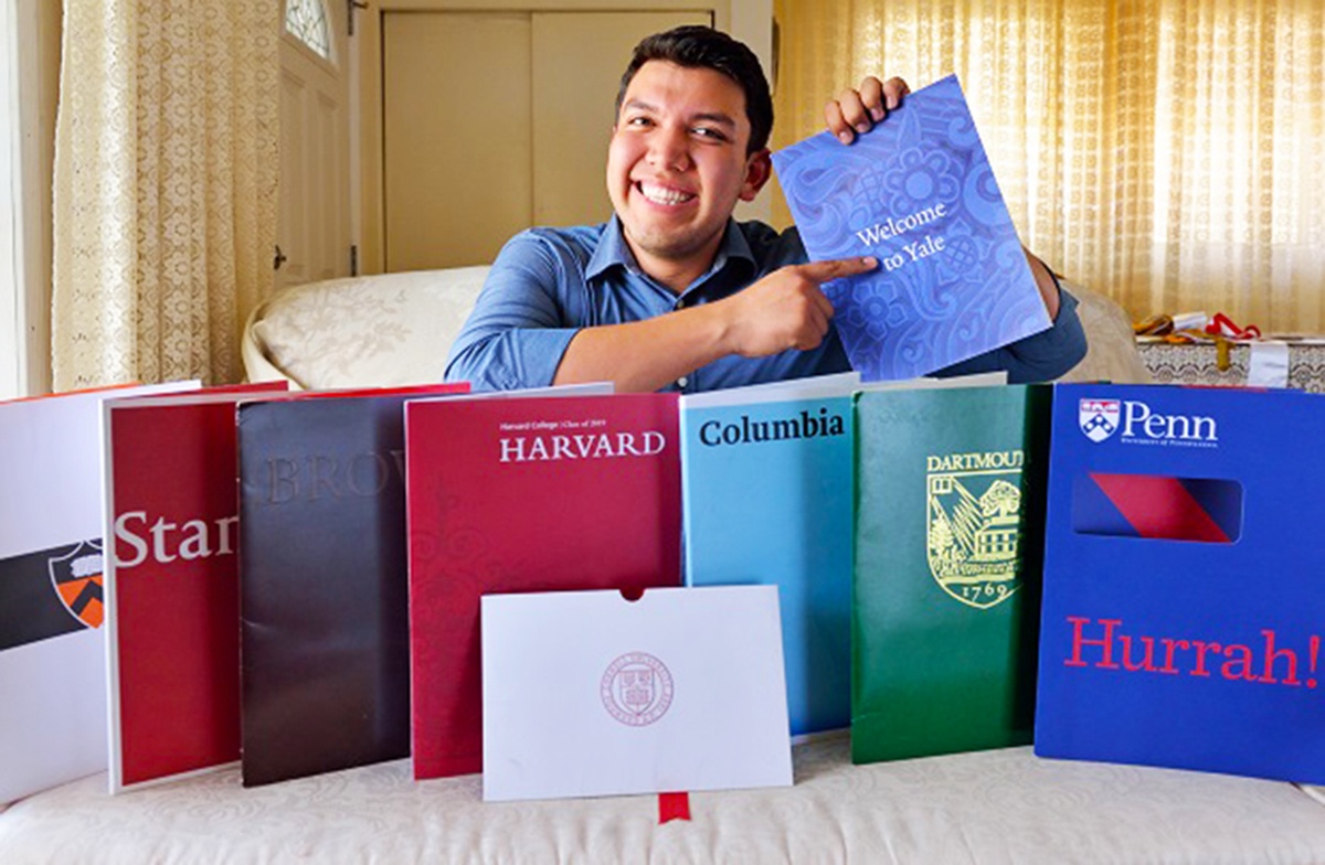 Sinh vien cac truong dai hoc hang dau doc gi? hinh anh