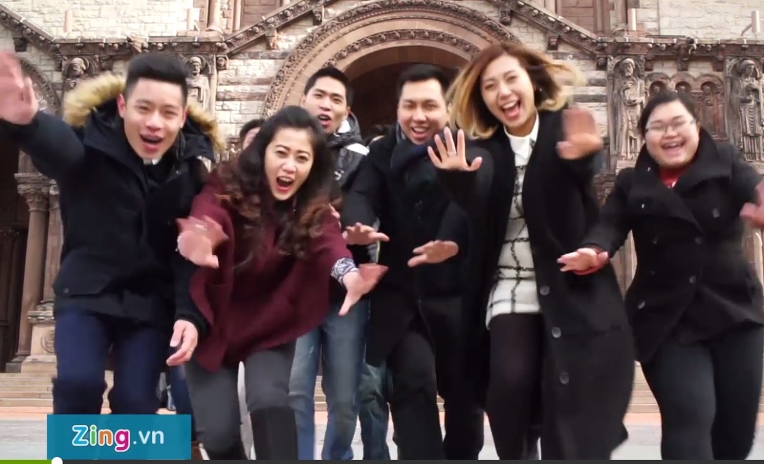 Du hoc sinh khap nam chau gui loi chuc tet toi que nha hinh anh