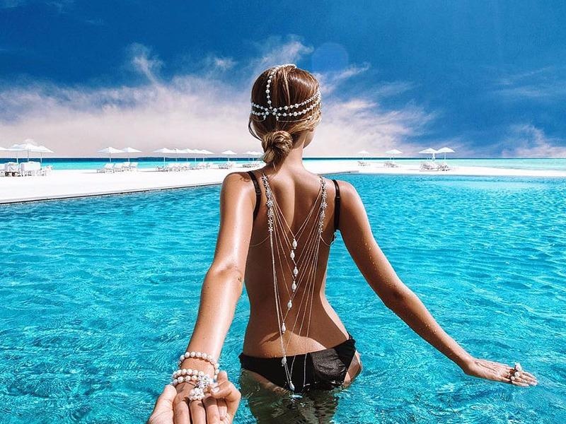 Cap doi Follow Me tiet lo bi quyet noi tieng tren mang hinh anh