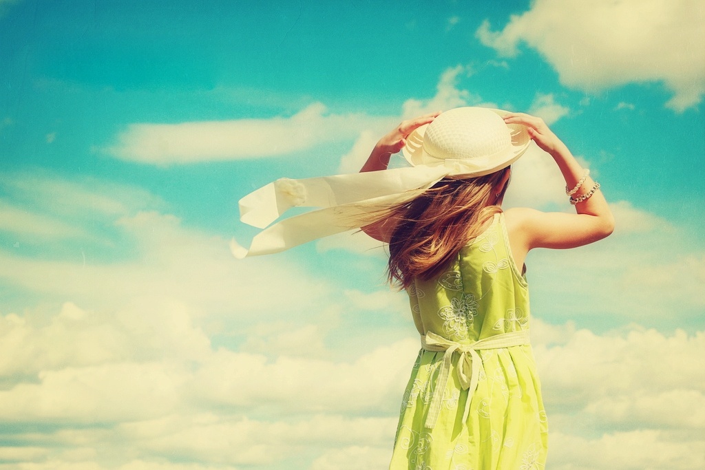 Gioi tre Singapore ngay cang thich song doc than hinh anh