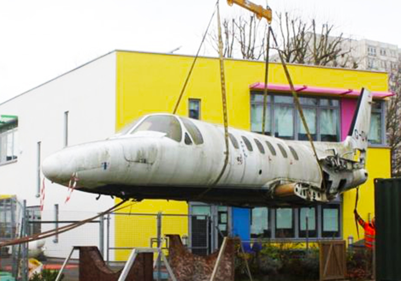 Mua may bay lam lop hoc dac biet hinh anh