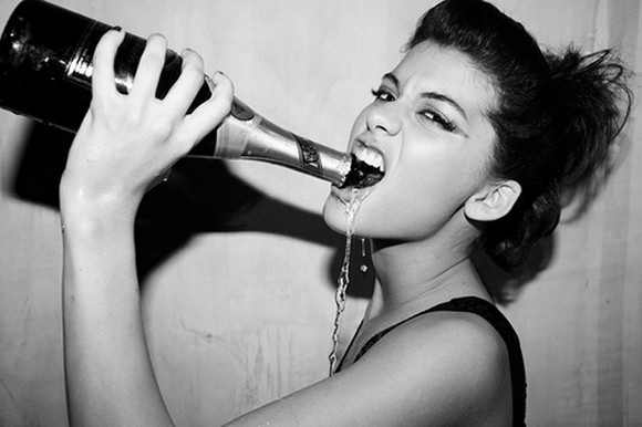 Nguoi tre it giao tiep de sa vao chat kich thich hinh anh