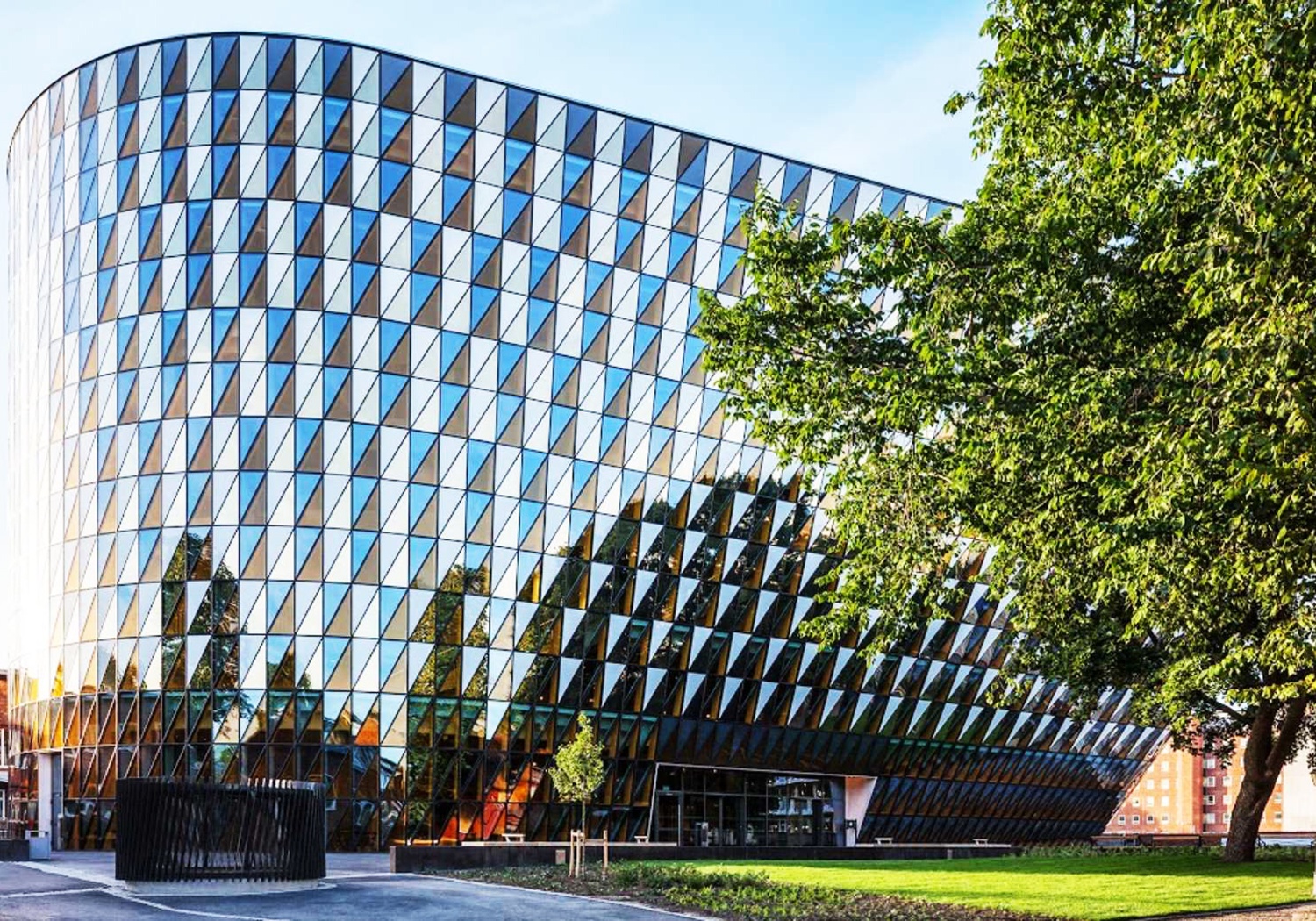 dao tao nganh Y anh 10