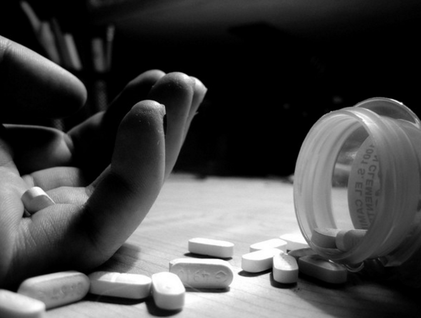 Hoc sinh tu tu vi ap luc: Loi do ai? hinh anh