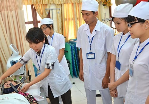 DH Y duoc TP HCM ban khoan trong xu ly sai pham hinh anh