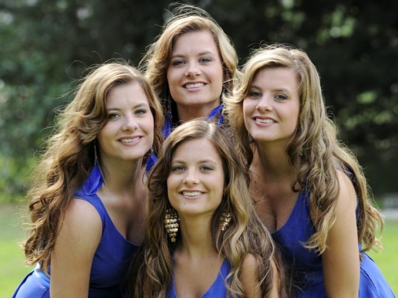 chi em sinh doi anh 15