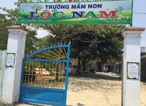 Truy thu tien luong, giao vien dung ngoi khong yen hinh anh