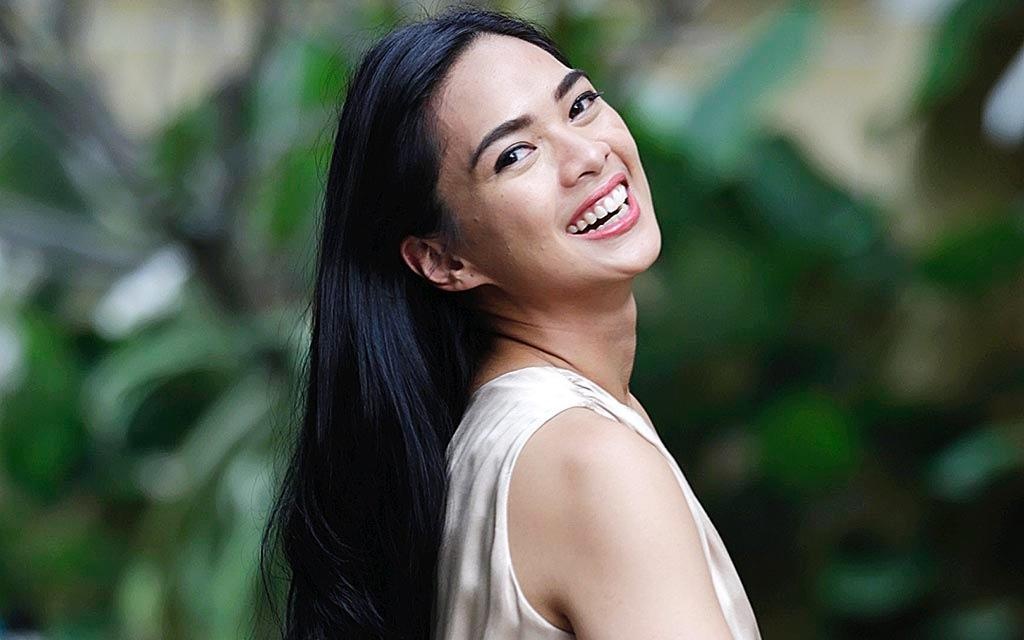 Tieu thu Indonesia lam nguoi mau de giup do tre em ngheo hinh anh