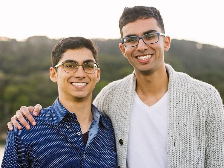 Hai anh em bo DH Harvard de thanh 'ga khong lo' cong nghe hinh anh