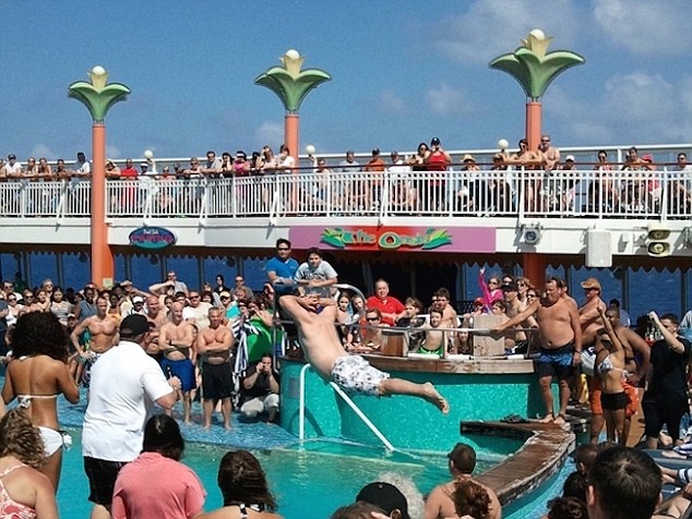 khoảnh khắc trước khi tại nạn ập đến ảnh 7 khoanh khac truoc khi tai nan ap den anh 7