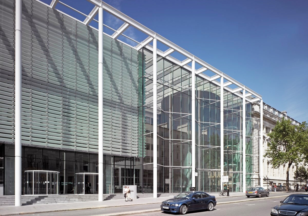 dai hoc tuyen sinh anh 3