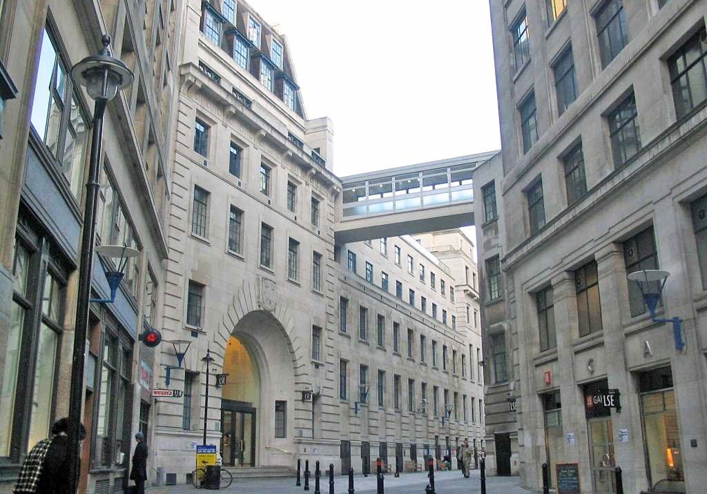 dai hoc tuyen sinh anh 6