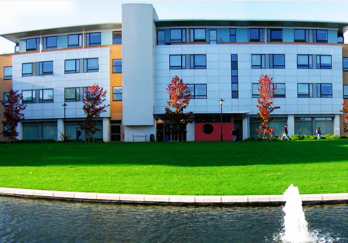 dai hoc tuyen sinh anh 8