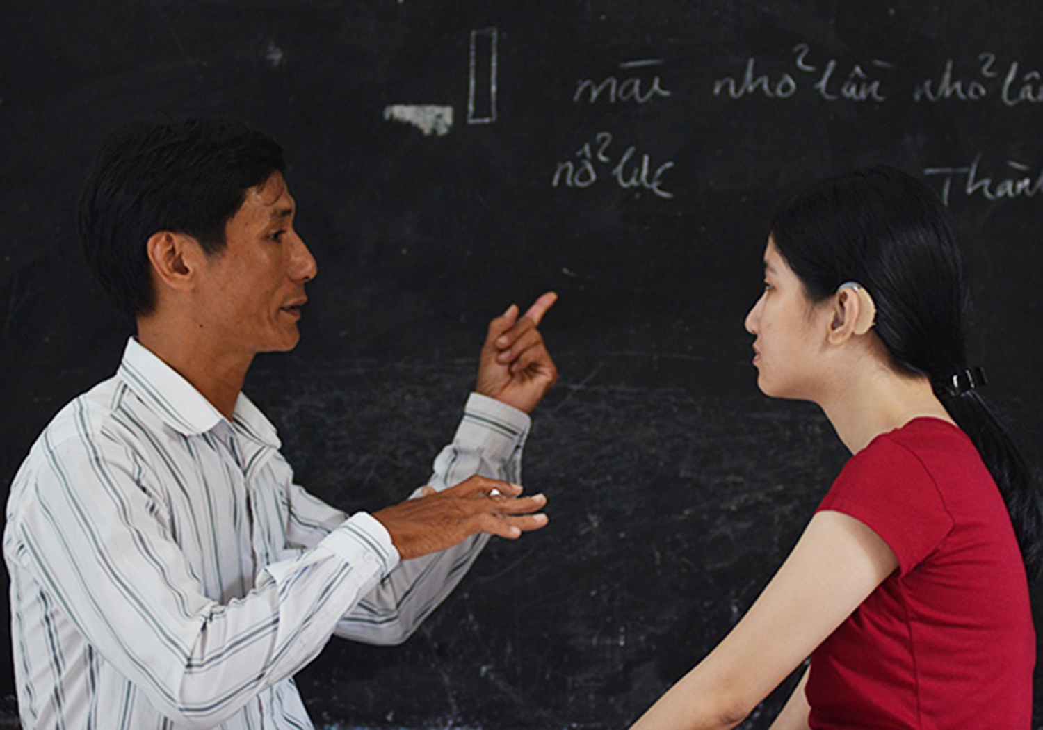 Nhat ky nguoi cha 18 nam di tim 'tieng nguoi' cho con gai hinh anh